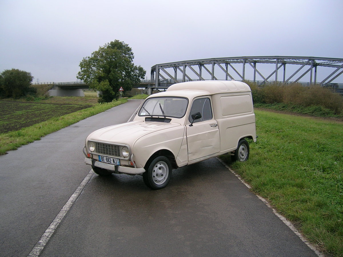 1984 Renault 4 Van – Project Profile | Car & Classic Magazine