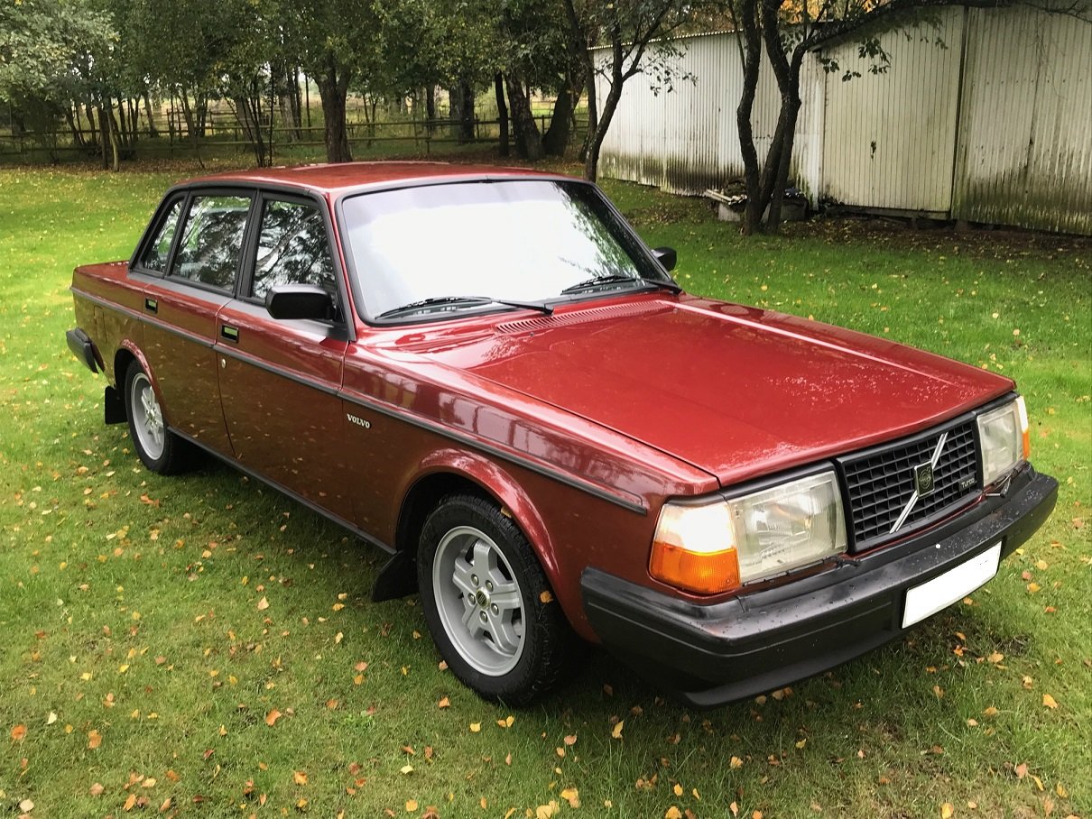 Volvo 240 – The Time is Now | Car & Classic Magazine