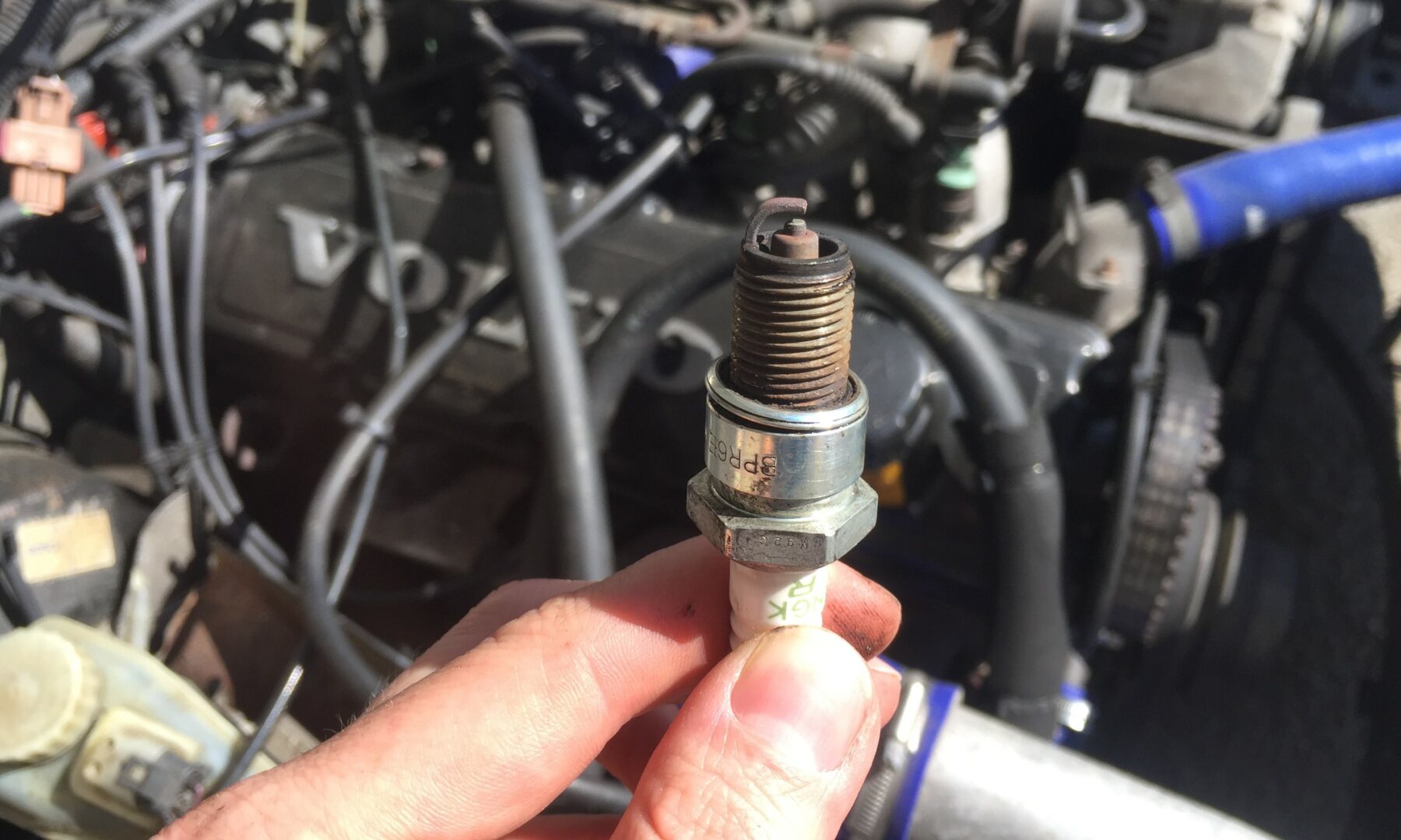 How To – Change Your Spark Plugs and Ignition Leads | Car & Classic ...