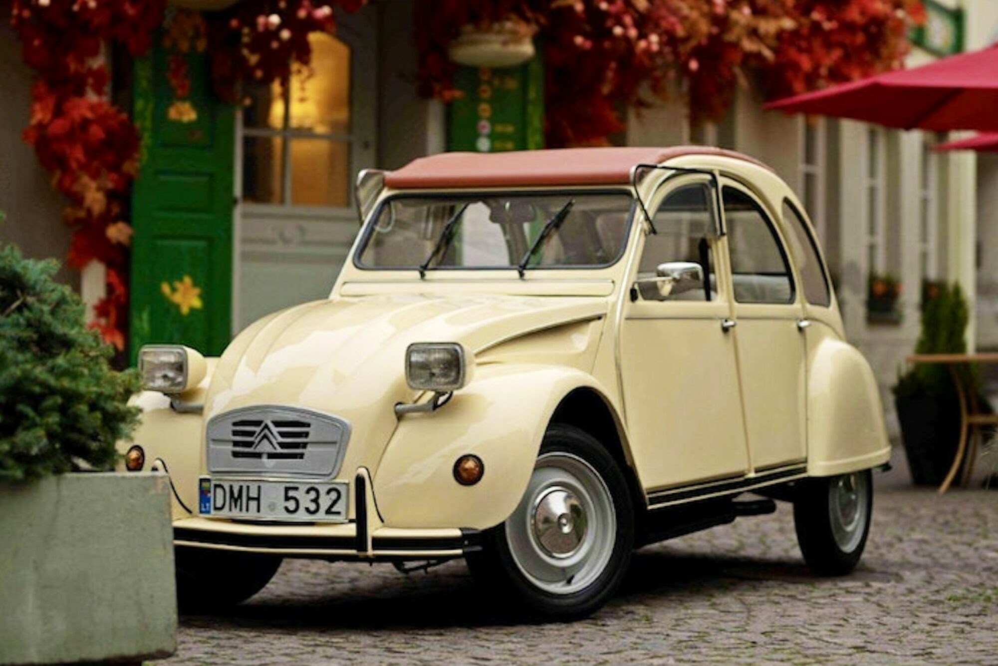 The Citroën 2CV – Five Things You Need to Know | Car & Classic Magazine