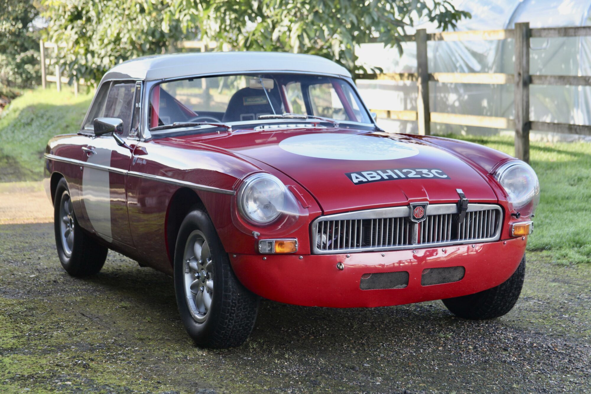 1965 MGB Roadster Ex-Sir Stirling Moss – Auction Car of the Week | Car ...